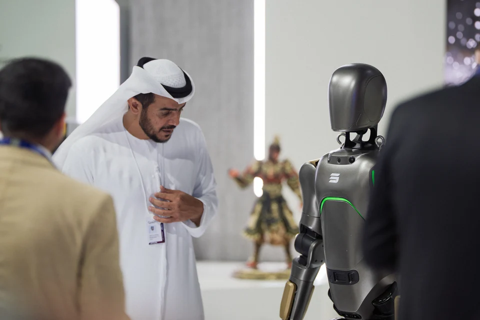 Visitor conversation with robot