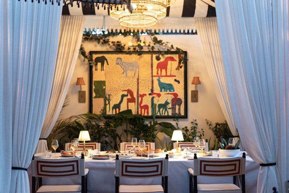 Curtained dining alcove symmetry