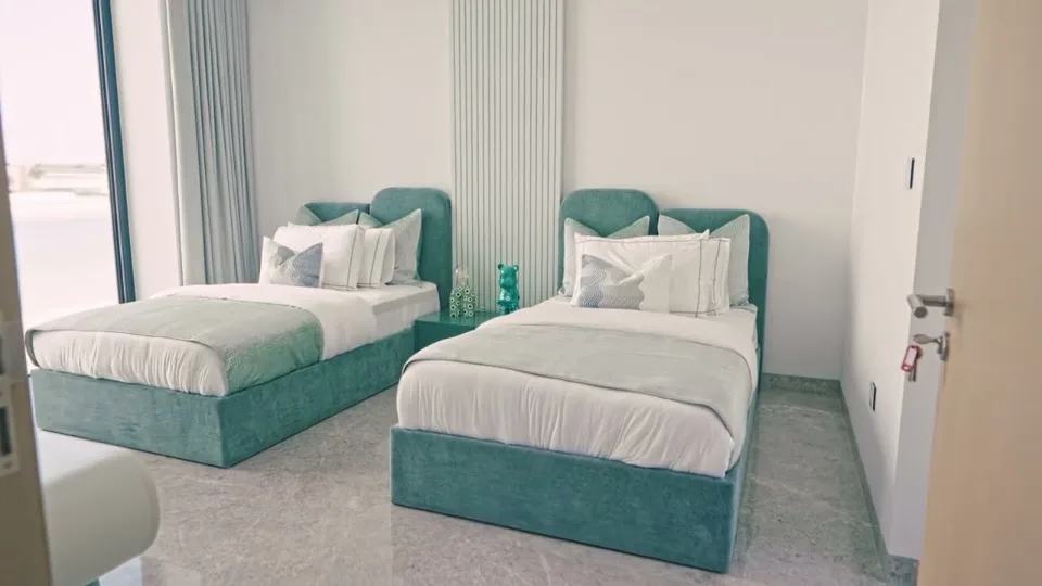 Palm Dubai — villa tour — film preview.